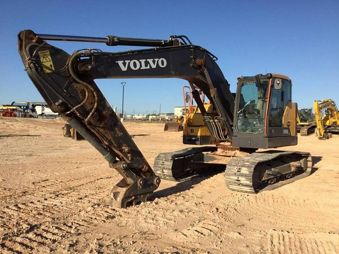 USED 2016 VOLVO ECR235EL Excavator Oklahoma City - photo 1