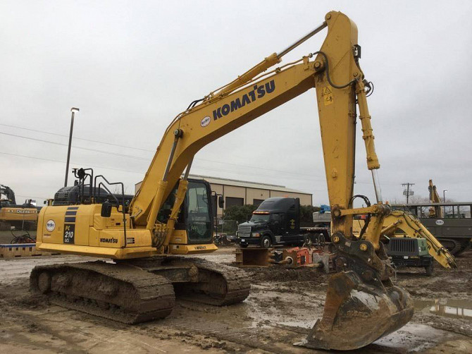 USED 2018 KOMATSU PC210 LCi-11 Excavator Oklahoma City - photo 2