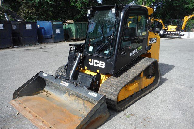USED 2017 JCB 225T Skid Steer Concord, New Hampshire - photo 2