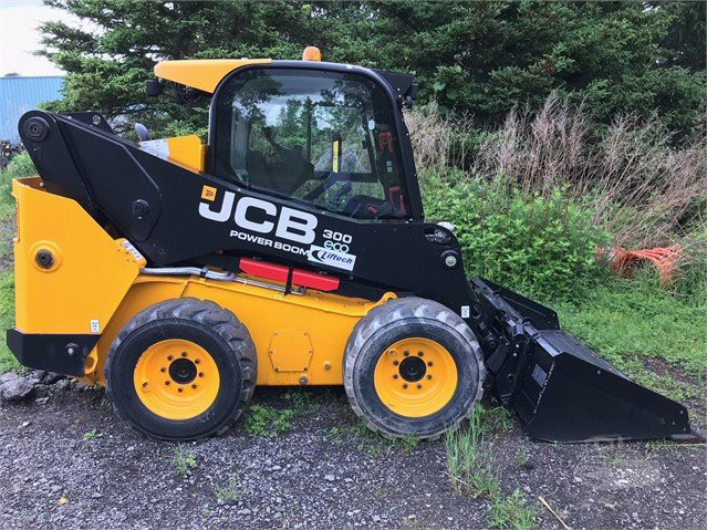 USED 2016 JCB 300 Skid Steer Concord, New Hampshire - photo 1