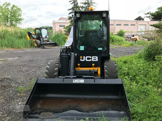 USED 2016 JCB 300 Skid Steer Concord, New Hampshire - photo 2
