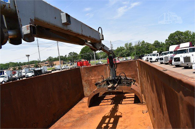 USED 2010 FREIGHTLINER BUSINESS CLASS M2 106 Grapple Truck Dyersburg - photo 4
