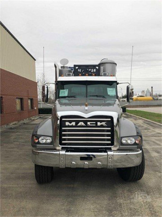USED 2019 MACK GRANITE GU714 Vacuum Truck Fort Worth - photo 4