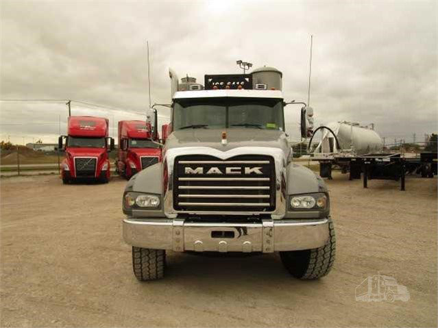 USED 2019 MACK GRANITE 64FR Vacuum Truck Fort Worth - photo 2
