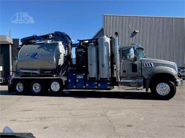 USED 2020 MACK GRANITE 64FR Vacuum Truck Fort Worth - photo 1