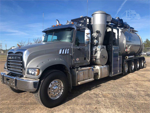 USED 2018 MACK GRANITE GU714 Vacuum Truck Fort Worth - photo 3