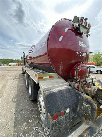 USED 2015 PETERBILT 389 Vacuum Truck Pittsburgh - photo 4