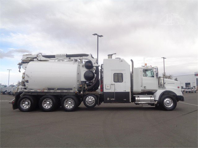 USED 2016 WESTERN STAR 4900SA Vacuum Truck Denver - photo 2