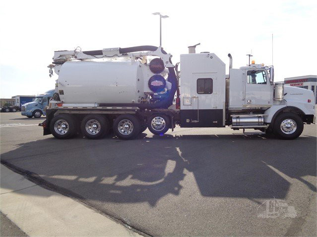 USED 2016 WESTERN STAR 4900SA Vacuum Truck Denver - photo 1