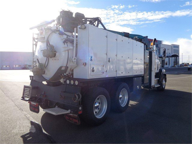 USED 2018 WESTERN STAR 4700SB Vacuum Truck Denver - photo 1