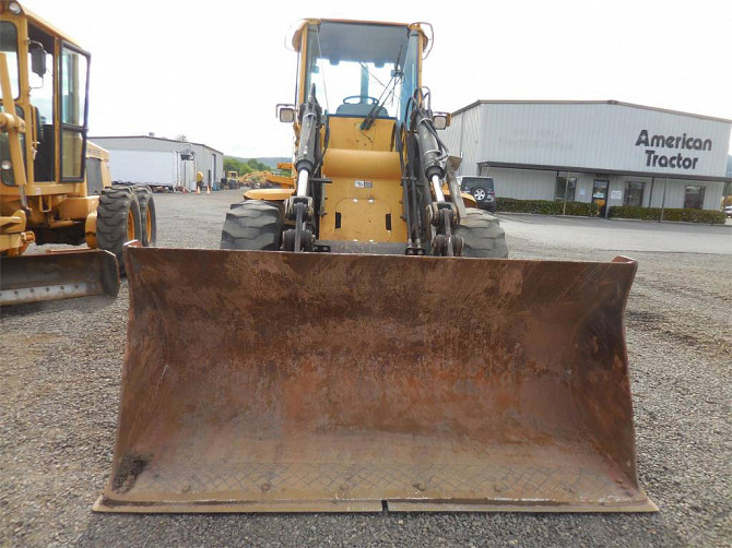 USED 1998 DEERE TC44H Wheel Loader Central Point - photo 2