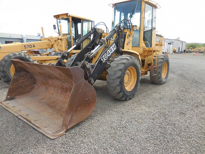 USED 1998 DEERE TC44H Wheel Loader Central Point - photo 4