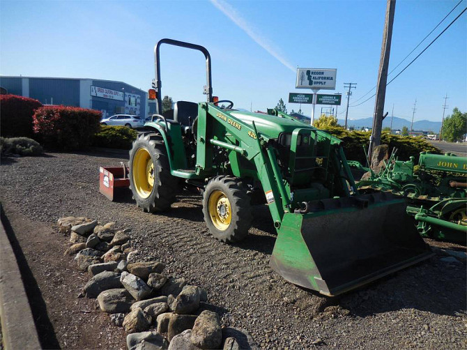 USED 1998 JOHN DEERE 4200 Tractor Central Point - photo 1