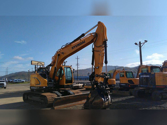 USED 2019 Hyundai HX235LCRD Excavator Portland, Oregon - photo 4