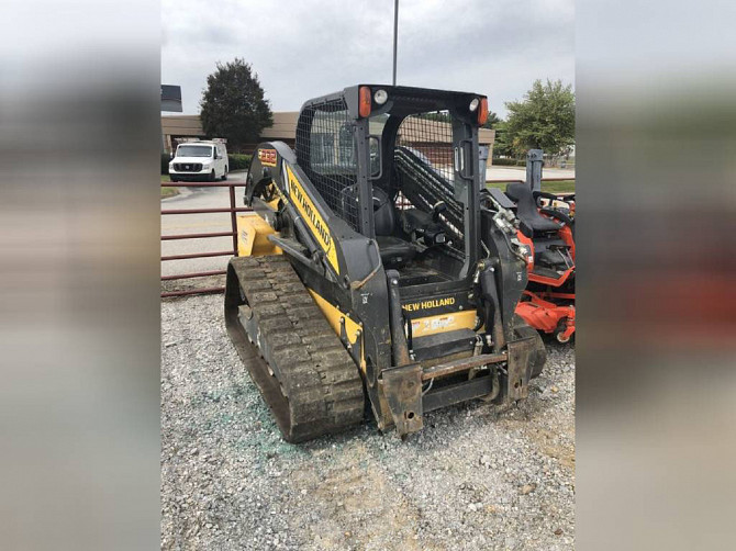 USED 2015 New Holland C232 Track Loader Chattanooga - photo 2