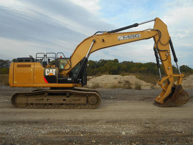USED 2015 CATERPILLAR 329EL Excavator Carrollton, Texas - photo 2