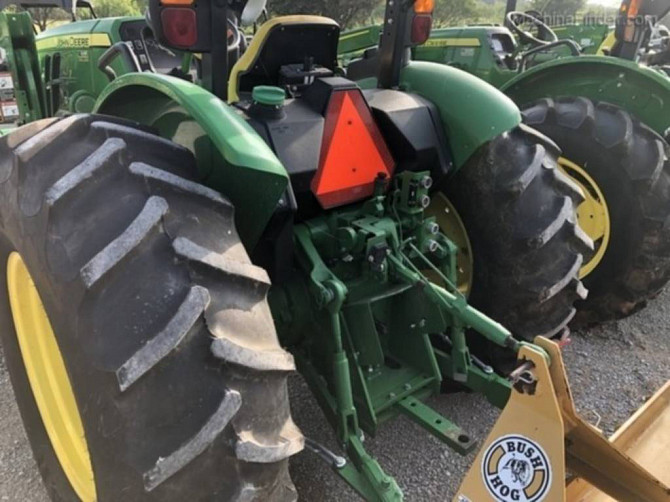 USED 2015 JOHN DEERE 5065E Tractor Waco - photo 4