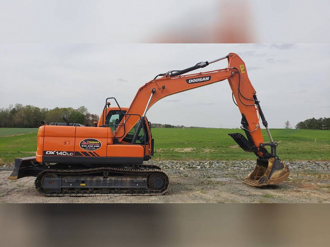 USED 2018 DOOSAN DX140 LC Excavator Danville, Virginia - photo 3